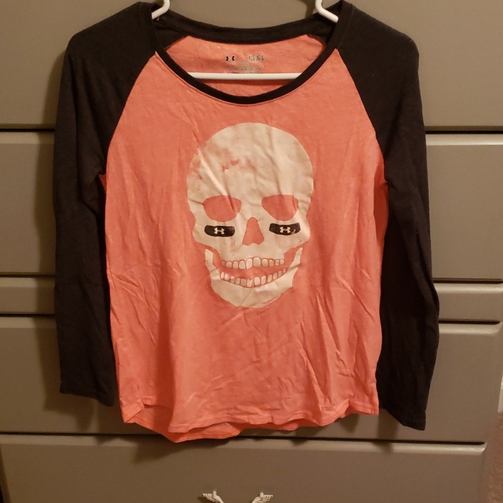 Girls Under Armour 3/4 sleeve skull shirt L